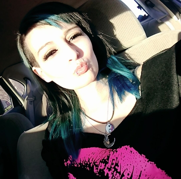 Meet your Posher, Serena - Picture 1 of 1